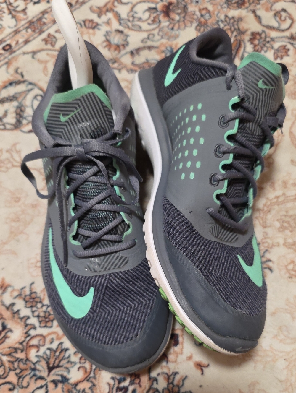 Women’s Nike Gray Sneakers w/ Mint Green Accents